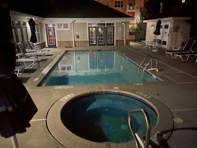 Building Photo - Condo unit 2BR 2 Baths 55+ and older