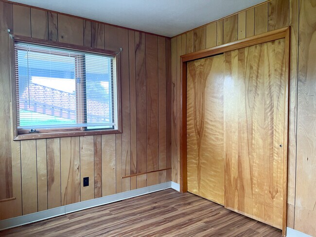 Building Photo - 4300 E 6th Ave