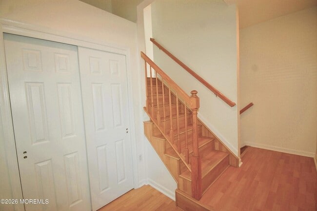 Building Photo - 574 Beachway Ave