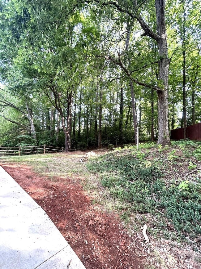 Building Photo - 1725 Van Dyke Dr