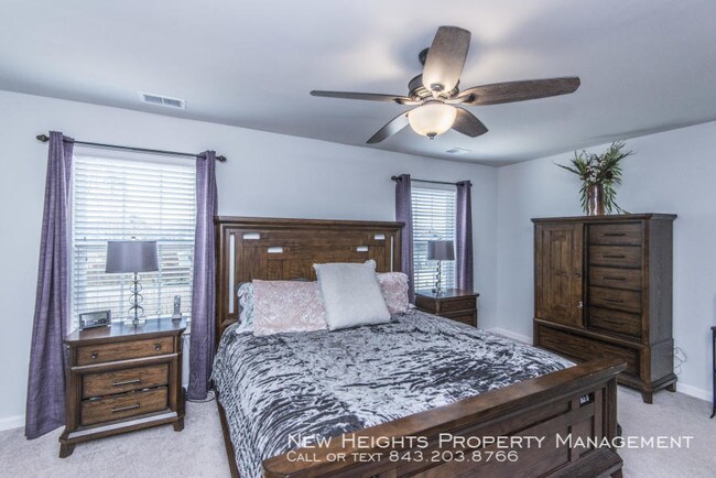 Building Photo - Gorgeous home in McKewn neighborhood!