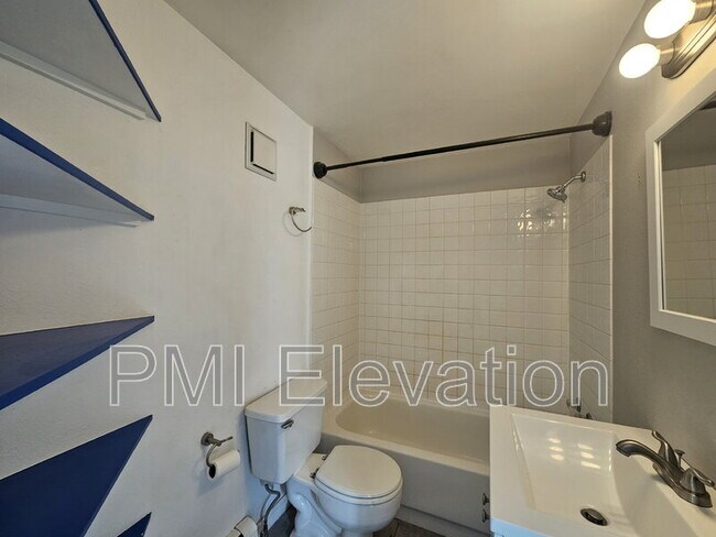 Building Photo - 1140 N Downing St