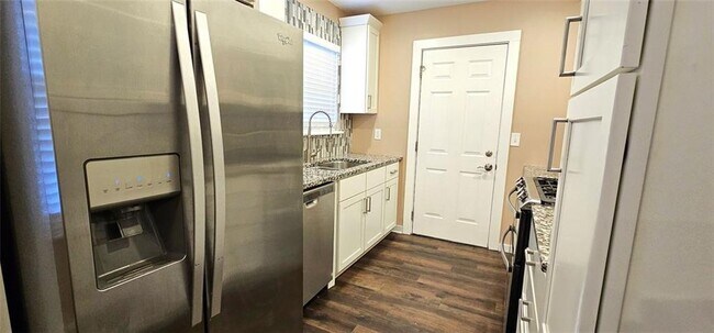 Building Photo - 1291 Lorenzo Dr SW