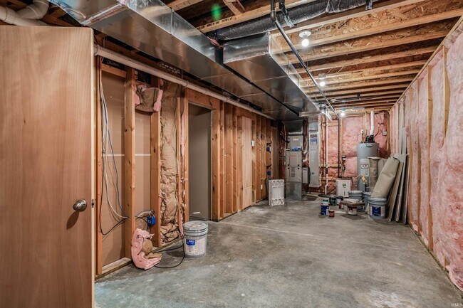 Building Photo - 625 Perolla Dr