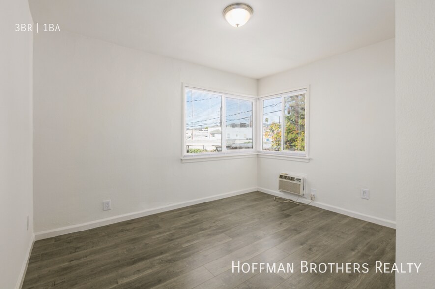 Building Photo - 6043 Eleanor Ave