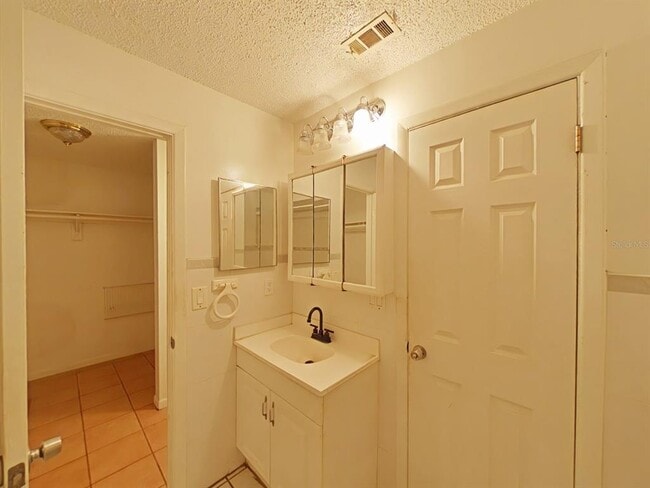 Building Photo - 6027 Woods St