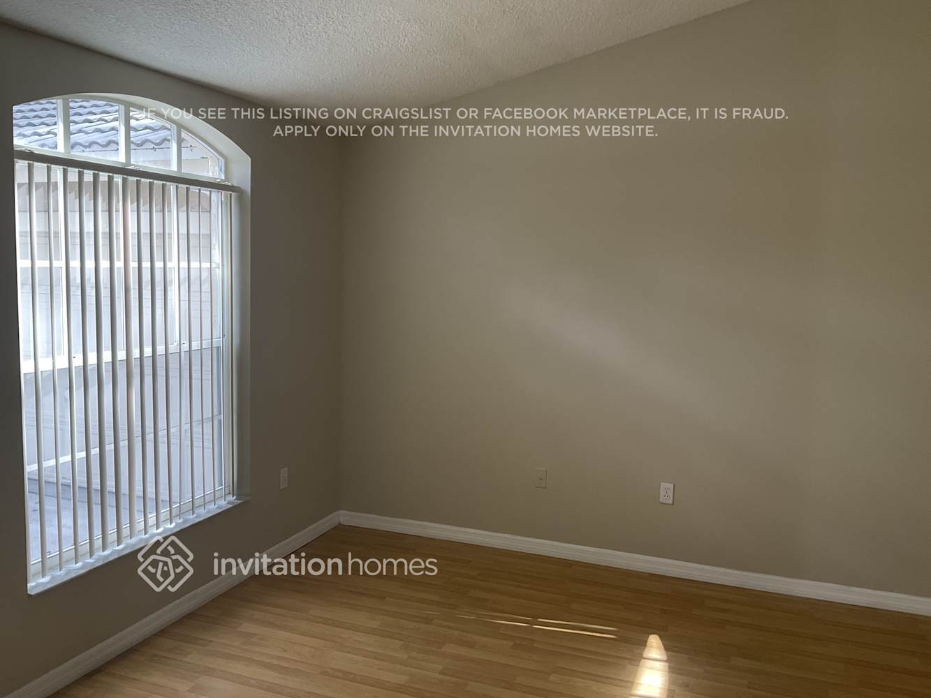 Building Photo - 6525 NW 54th Ct