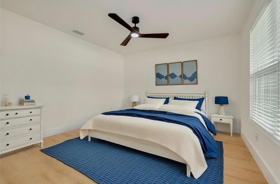 Building Photo - 1723 Cypress Ave