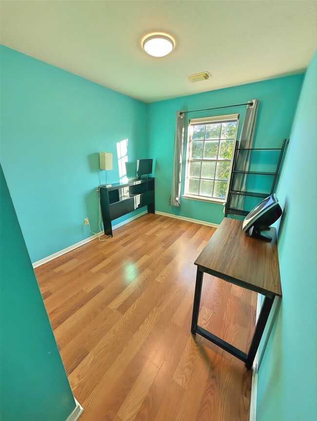 Building Photo - 2930 Grants Lake Blvd