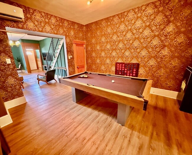 Building Photo - SPACIOUS & MODERN 3 BED/2.5 BA HOUSE w/ AC-Inlaid HARDWOOD Flooring-WASHER/DRYER & Rear PATIO in ...