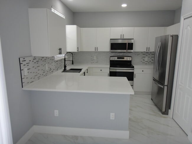 Building Photo - 2310 Shoma Ln