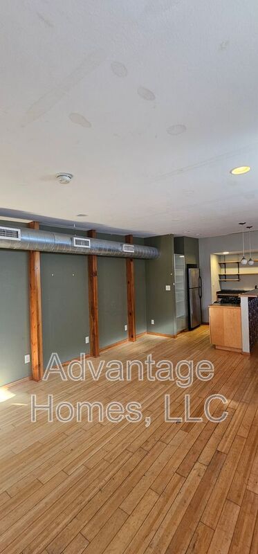 Building Photo - 3804 Roanoke Rd