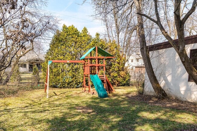 Building Photo - 55 S Merkle Rd