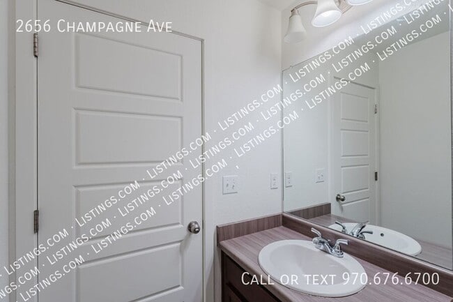 Building Photo - 2656 Champagne Ave