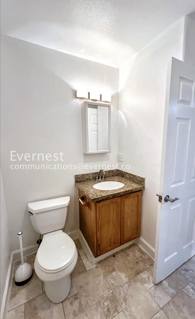 Building Photo - 6147 NE 9th Ave