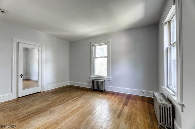 Building Photo - 37 Livingston Ave