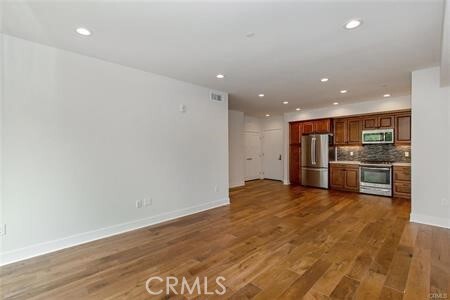Building Photo - 627 Deep Valley Dr
