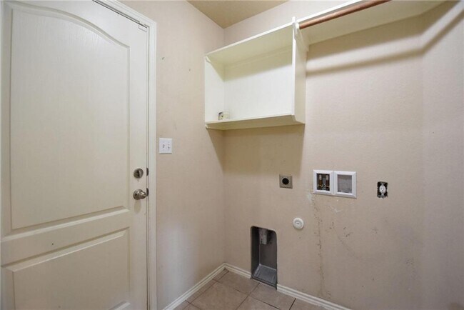 Building Photo - 17429 Bridgefarmer Blvd