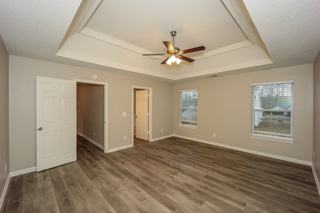 Building Photo - 6076 Trotters Cir