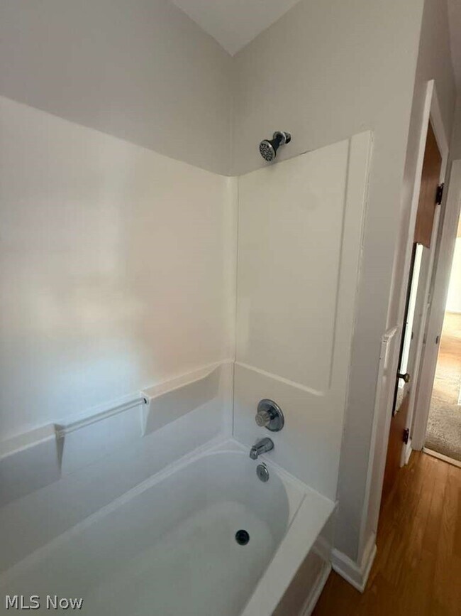 Building Photo - 2027 Warrensville Center Rd