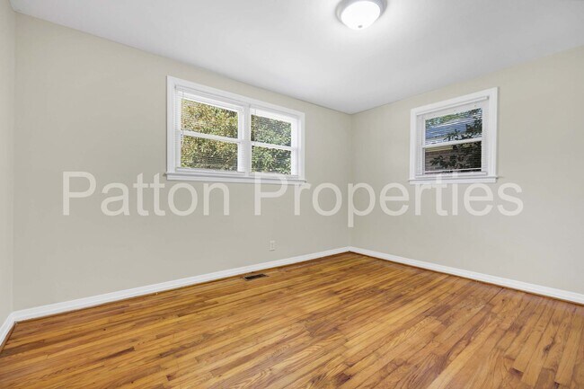 Building Photo - Rosewood Home