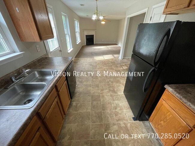 Building Photo - 124 Pin Oak Trail