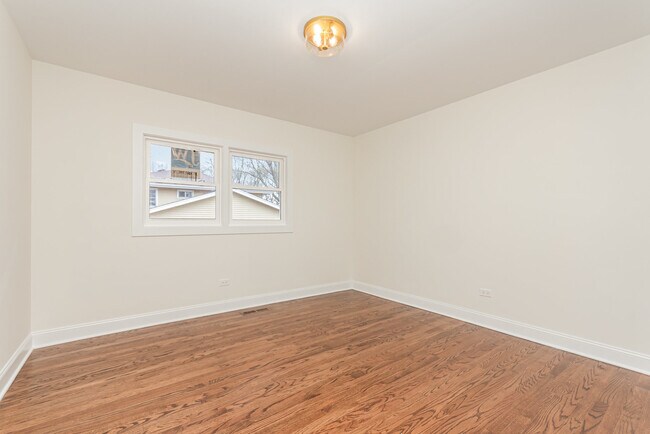 Building Photo - 116 Waxwing Ave