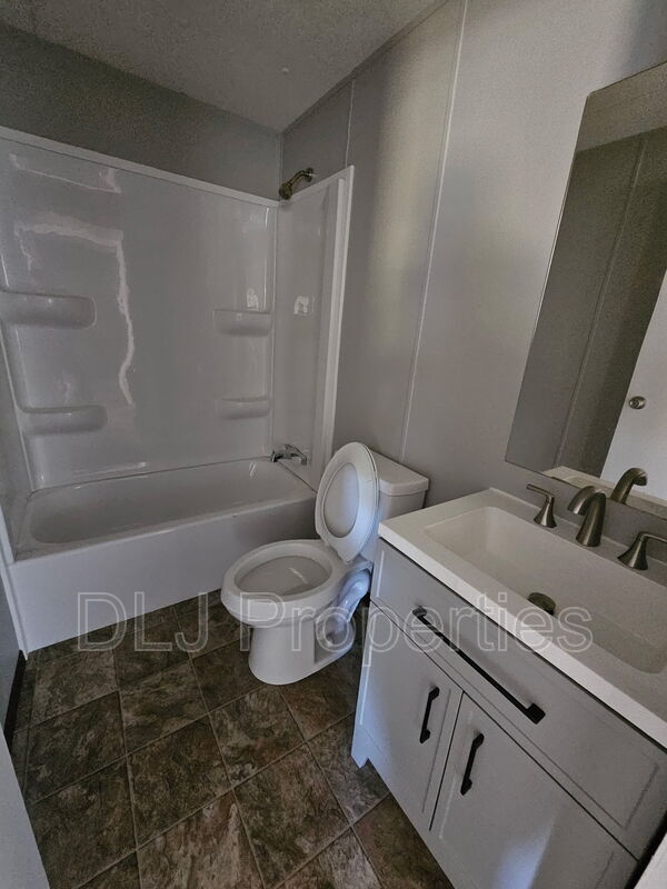 Building Photo - 1028 Catoosa Ln