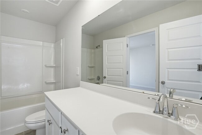 Building Photo - 145 Binscombe Ln