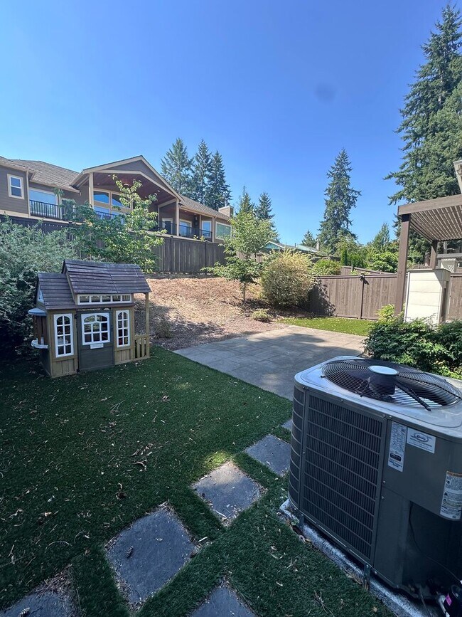 Building Photo - Luxury 4bed/2.5 bath home on Cul-de-sac! E...