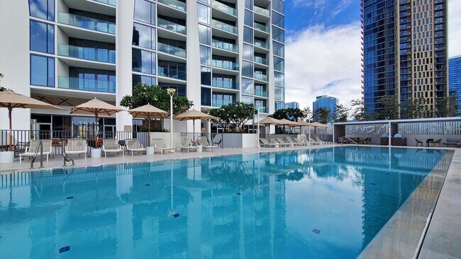 Building Photo - 1000 Auahi St