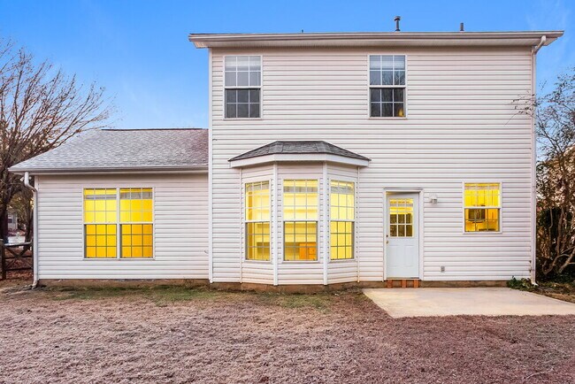 Building Photo - 1020 Duck Point Dr