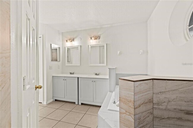 Building Photo - 145 Pompei Dr