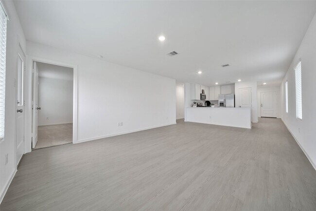 Building Photo - 723 Umbrella Tree Dr