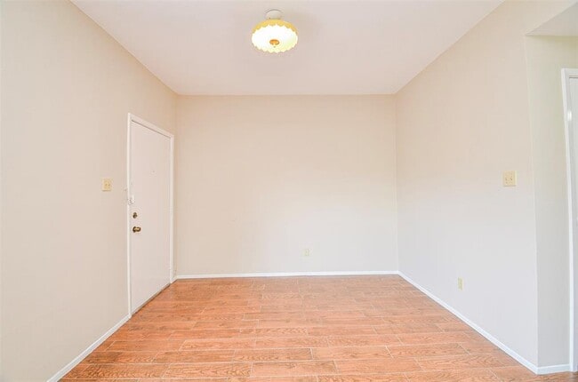 Building Photo - 8636 Wednesbury Ln