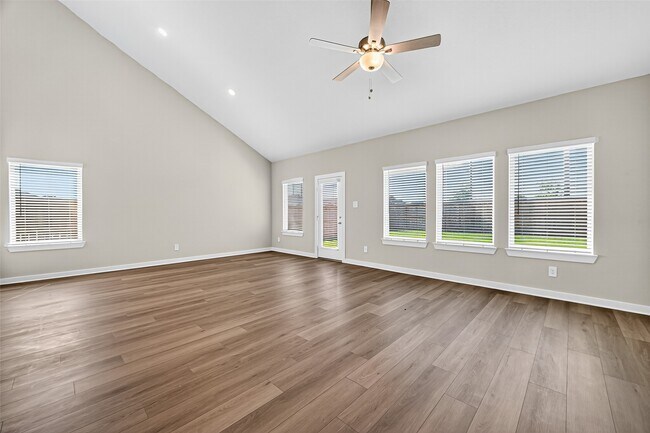 Building Photo - 3050 Marble Wy