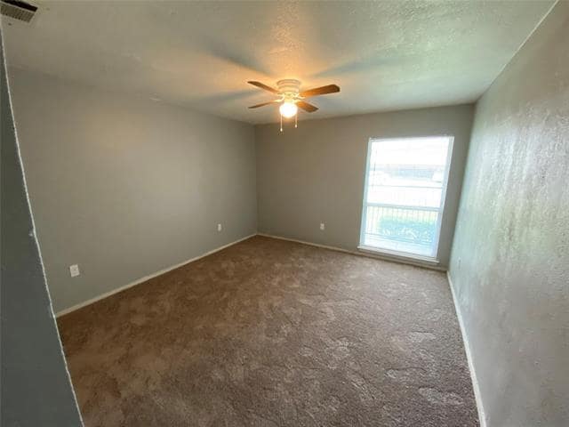 Building Photo - 9696 Walnut St