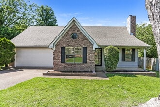 Building Photo - 7850 Deer Cove