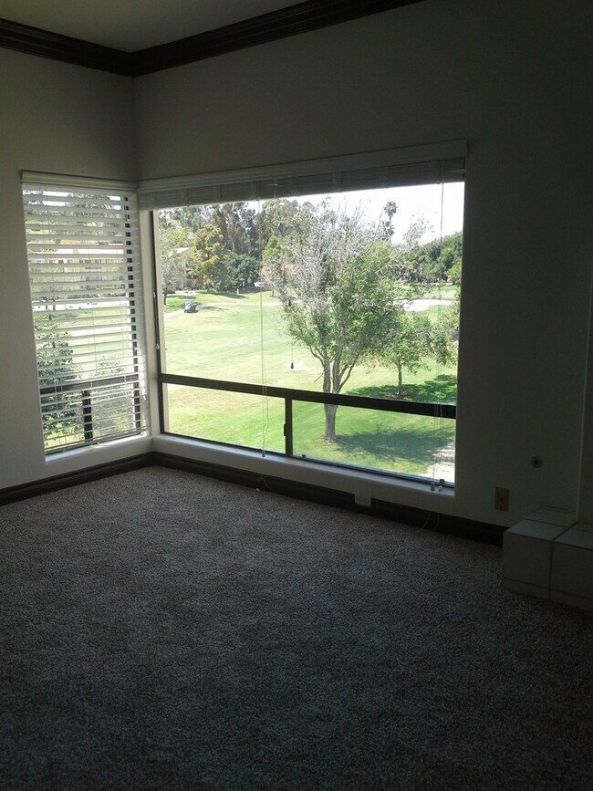 Building Photo - Terrific 1Br/1.5Ba Condo in Gated Masters Hill W/ Golf Course Views