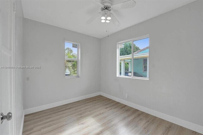 Building Photo - 2134 Dewey St