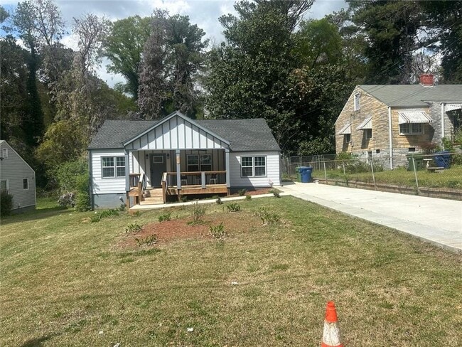 Building Photo - 1841 Bayberry Dr SW