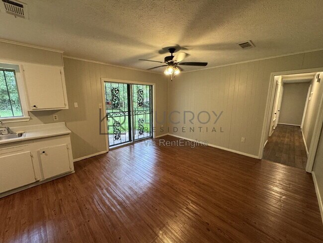 Building Photo - 327 Grover Cleveland Cir