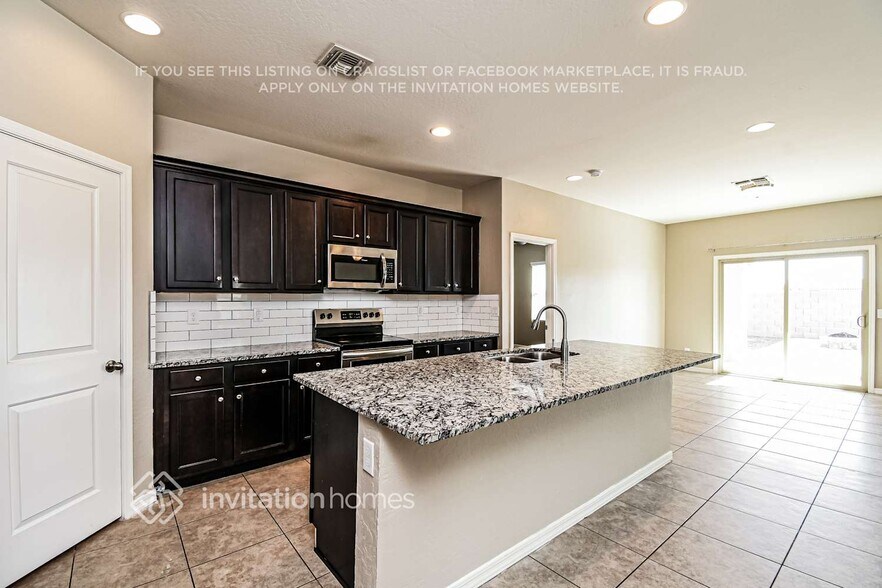 Building Photo - 30461 N Opal Dr