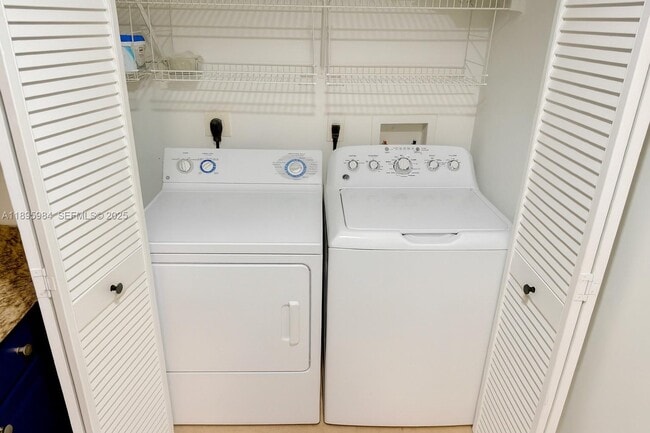 Building Photo - 2711 Ocean Club Blvd