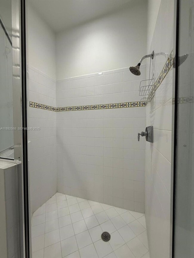 Building Photo - 996 Sanibel Dr