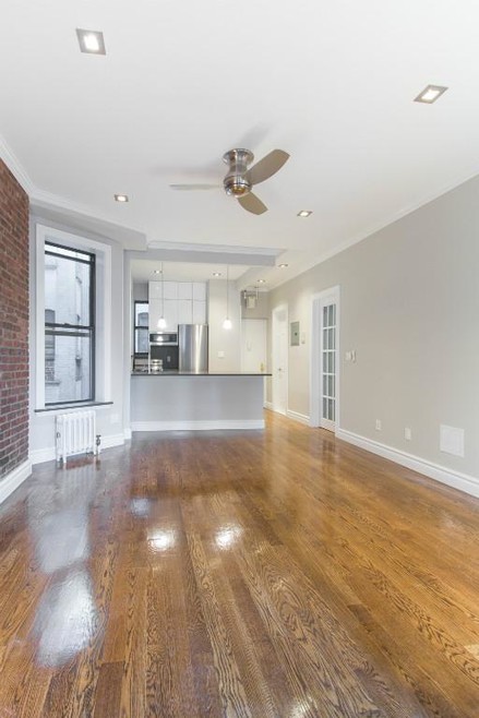 Building Photo - 252 Mott St