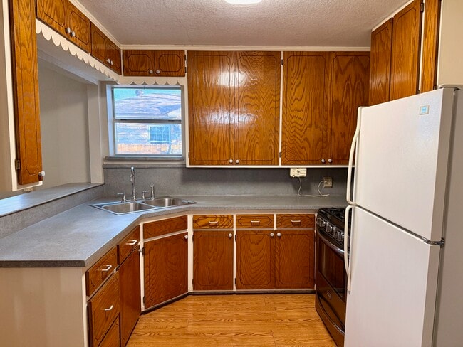 Building Photo - 1406 N 2nd St