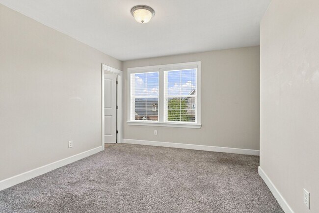 Building Photo - 4708 Venito St