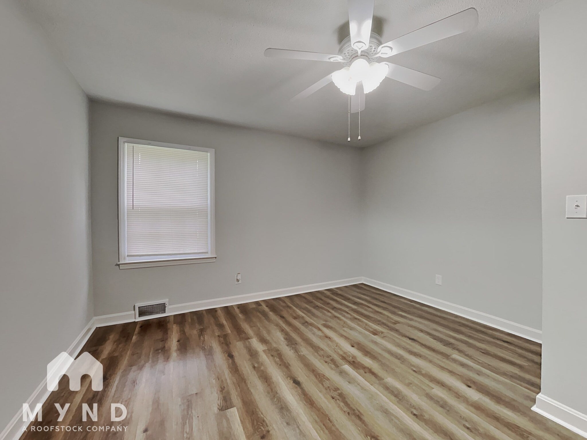 Building Photo - 1439 Sherwood Dr