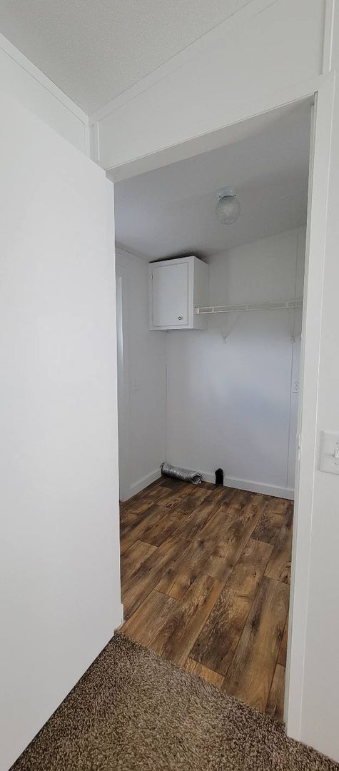 Building Photo - Ready to Move in